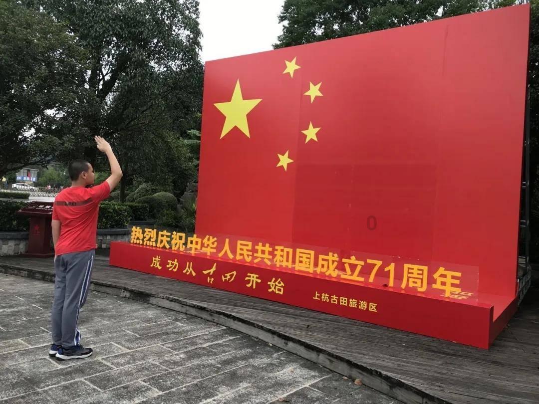 包菜炒肉是一道家常菜，看似简单，其实也有一些技巧和注意事项